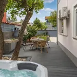 3 Bedroom Awesome In *