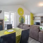 3 Bedroom Awesome In *
