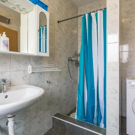 3 Bedroom Stunning In Hébergement de vacances Barbariga