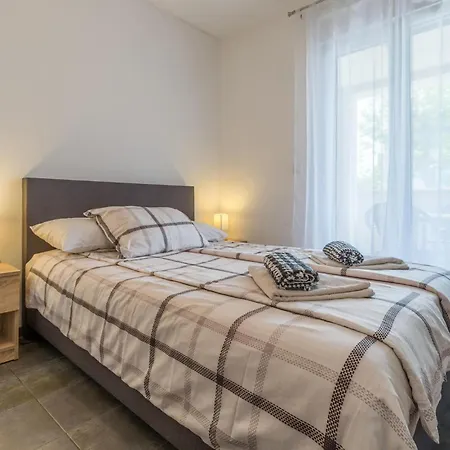 3 Bedroom Stunning In *