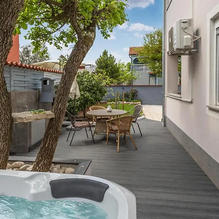 3 Bedroom Stunning In *