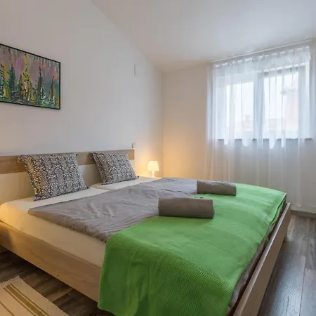 3 Bedroom Awesome In *
